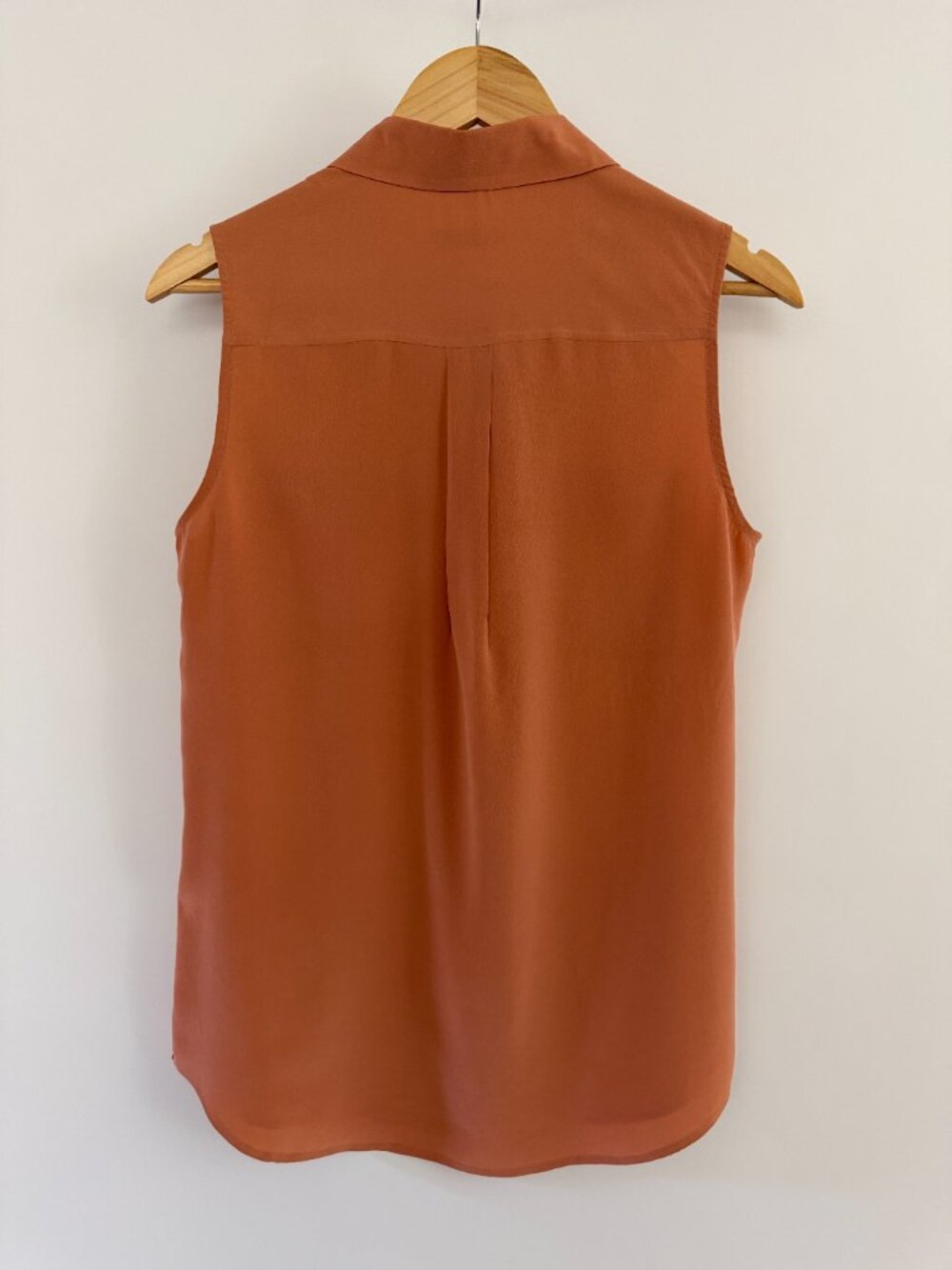Equipment Slim Signature Silk Sleeveless Clay Pink Size small - Picture 4 of 4